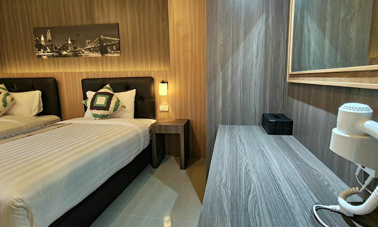 The Room Boutique Hotel Sakon Nakhon Exterior photo