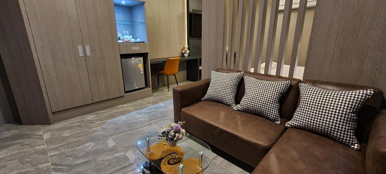 The Room Boutique Hotel Sakon Nakhon Exterior photo