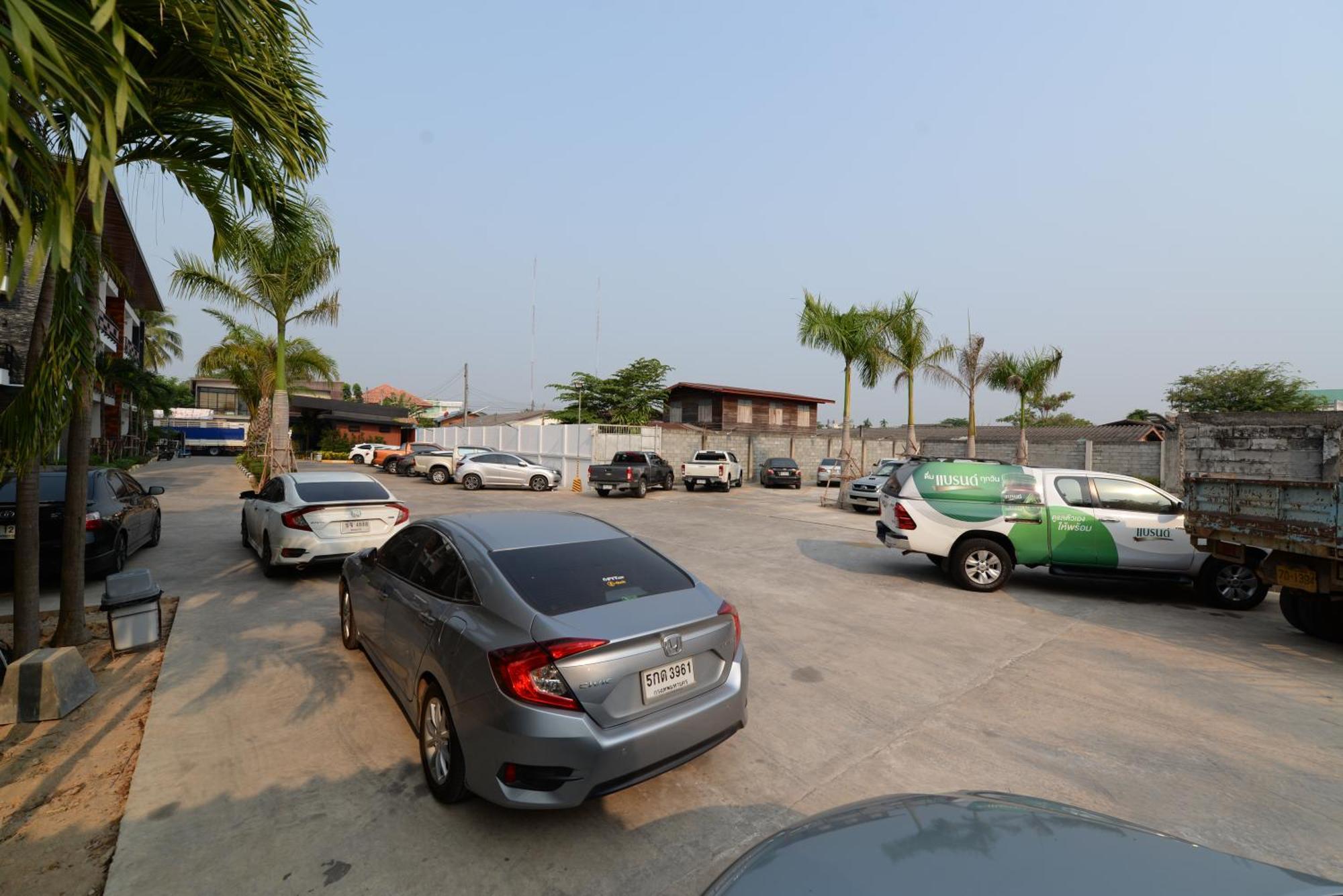 The Room Boutique Hotel Sakon Nakhon Exterior photo